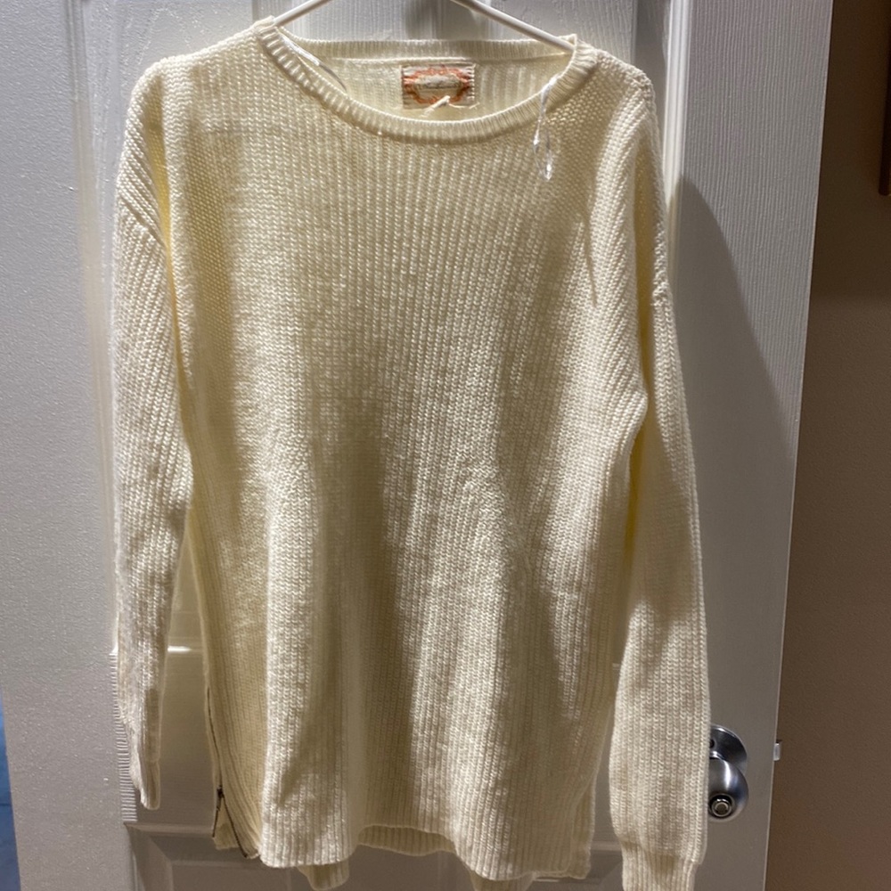 Womens sweater size medium